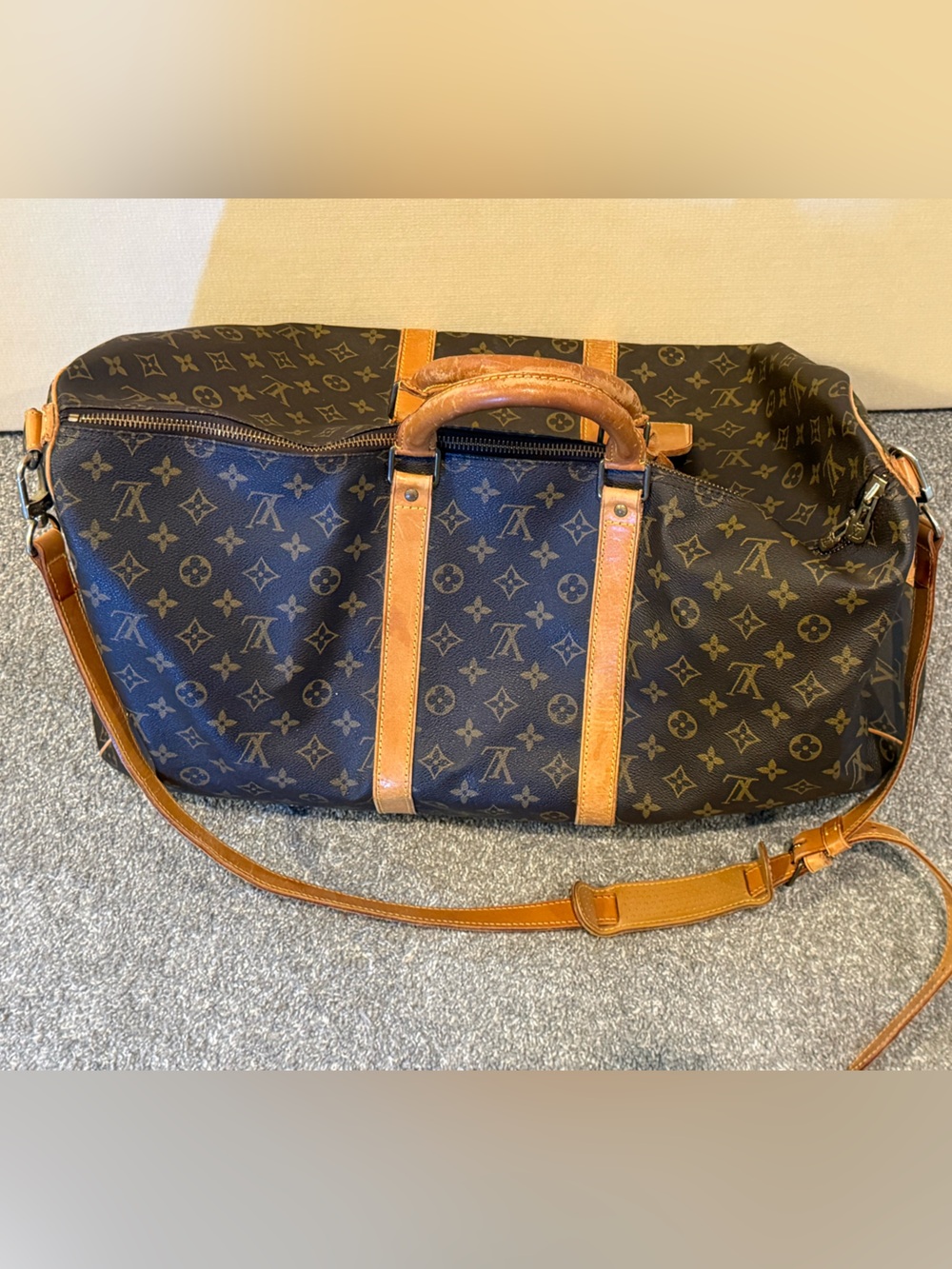 Louis Vuitton Monogram Keepall Bandoulière 55 Duffle Bag luggage